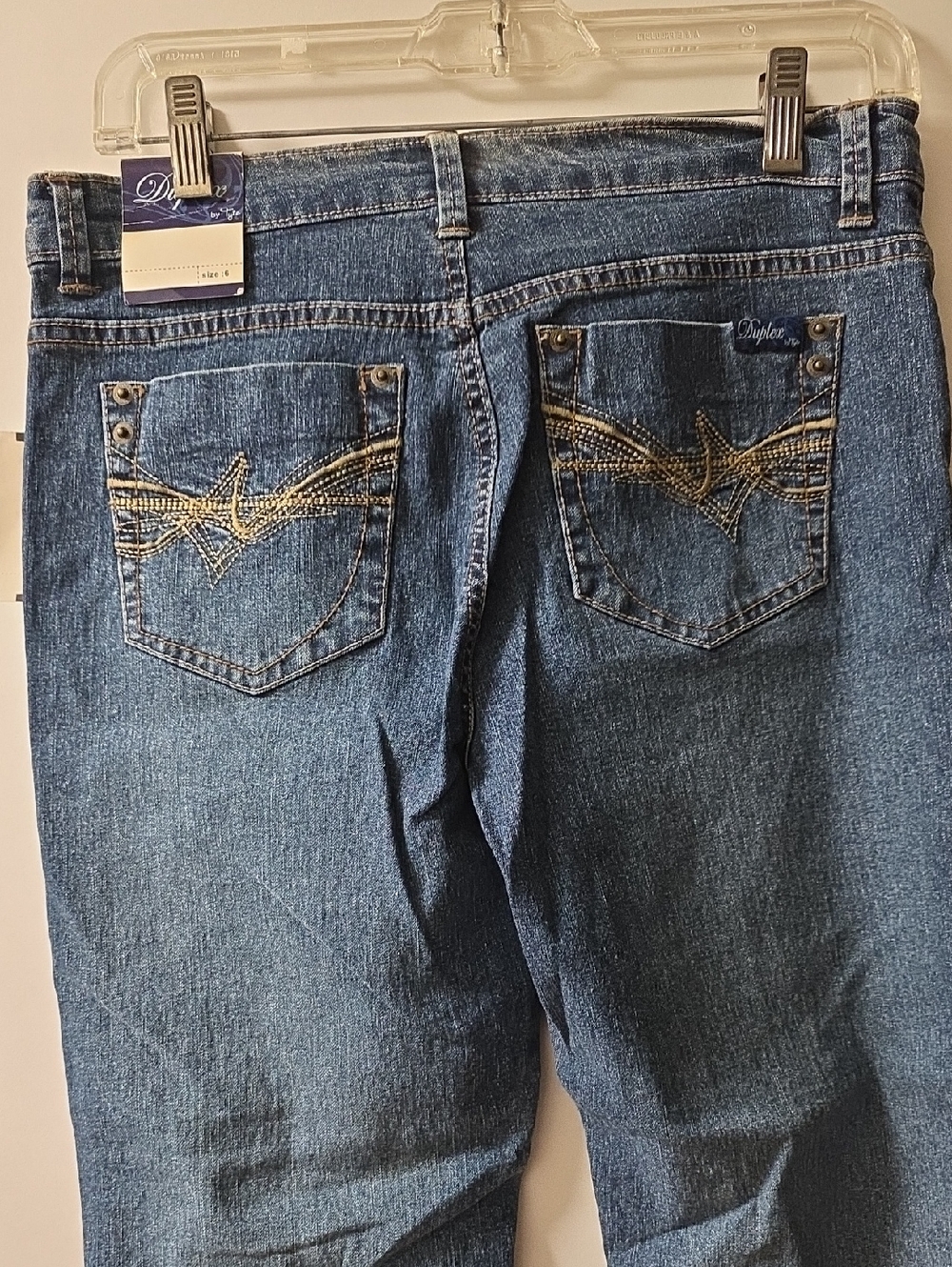 Duplex Women's Blue Cropped Jeans with Gold Embroidered Back Pockets Size 6
